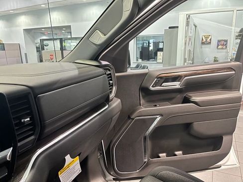 Used 2024 GMC Sierra 1500 Elevation image 23