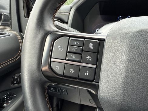 Used 2024 Ford Expedition Platinum image 15