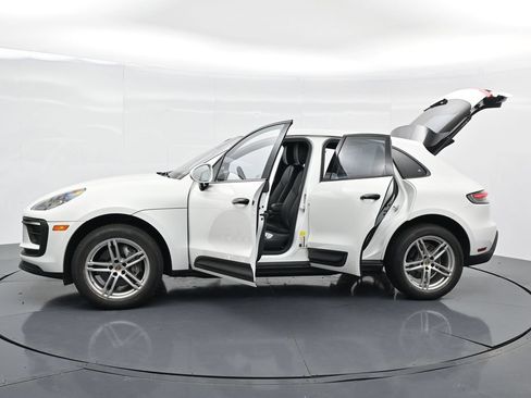 Certified 2023 Porsche Macan AWD/4WD image 19