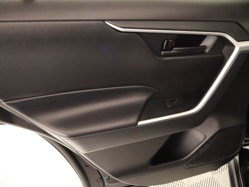 Used 2022 Toyota RAV4 LE image 15