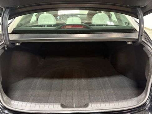 Used 2024 Hyundai Elantra Limited image 10