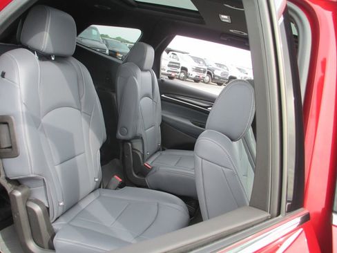 Used 2022 Buick Enclave Essence w/ Experience Buick Package FWD image 22