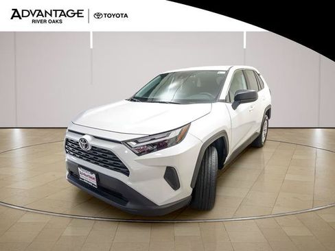 Certified 2025 Toyota RAV4 LE AWD/4WD image 4