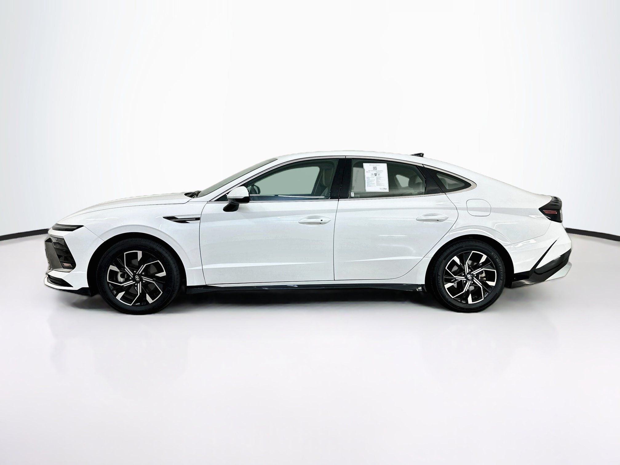 Used 2025 Hyundai Sonata SEL FWD image 4