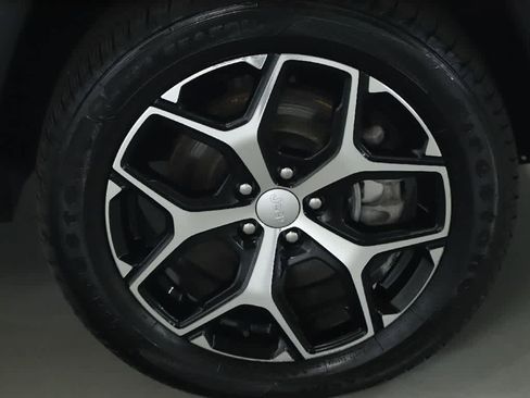 Used 2024 Jeep Compass Limited AWD/4WD image 10