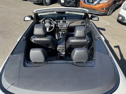 Used 2015 BMW M235i Convertible RWD image 33