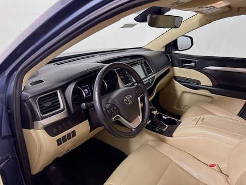 Used 2018 Toyota Highlander XLE image 9