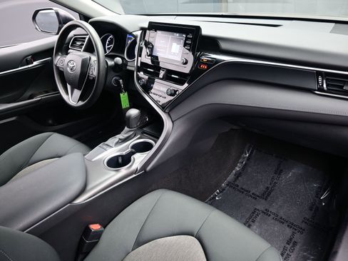 Used 2024 Toyota Camry LE image 15