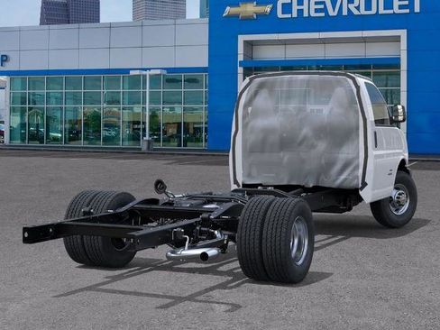 New 2026 Chevrolet Express 3500 w/ Power Convenience Package RWD image 4