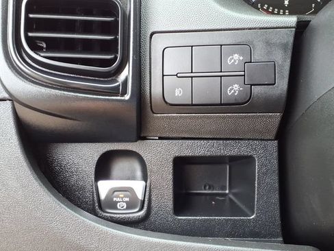 Used 2025 RAM ProMaster 2500 w/ Convenience Group FWD image 12
