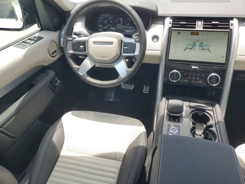 New 2026 Land Rover Discovery Dynamic SE AWD/4WD image 15