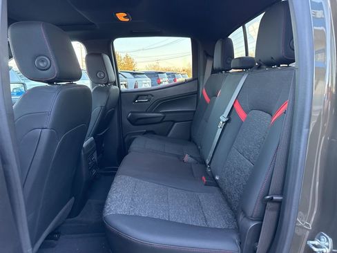 Used 2023 Chevrolet Colorado Z71 w/ Z71 Convenience Package 2 image 25