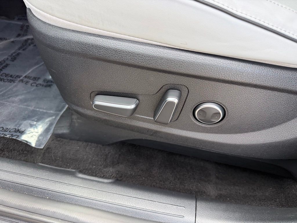 Used 2024 Hyundai Palisade SEL FWD image 16
