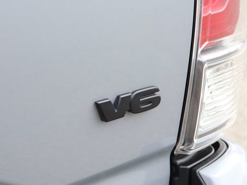 Used 2020 Toyota Tacoma TRD Sport AWD/4WD image 50