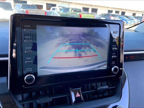 Used 2020 Toyota Corolla LE image 25