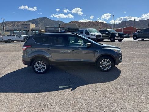Used 2018 Ford Escape SE FWD image 4