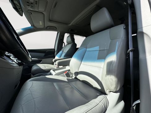 Used 2012 Honda Odyssey Touring Elite image 10