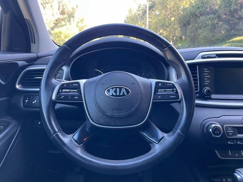 Used 2019 Kia Sorento LX w/ LX Convenience Package image 33