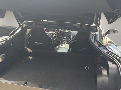 Used 2015 Chevrolet Corvette Z06 w/ 3LZ Preferred Equipment Group image 19