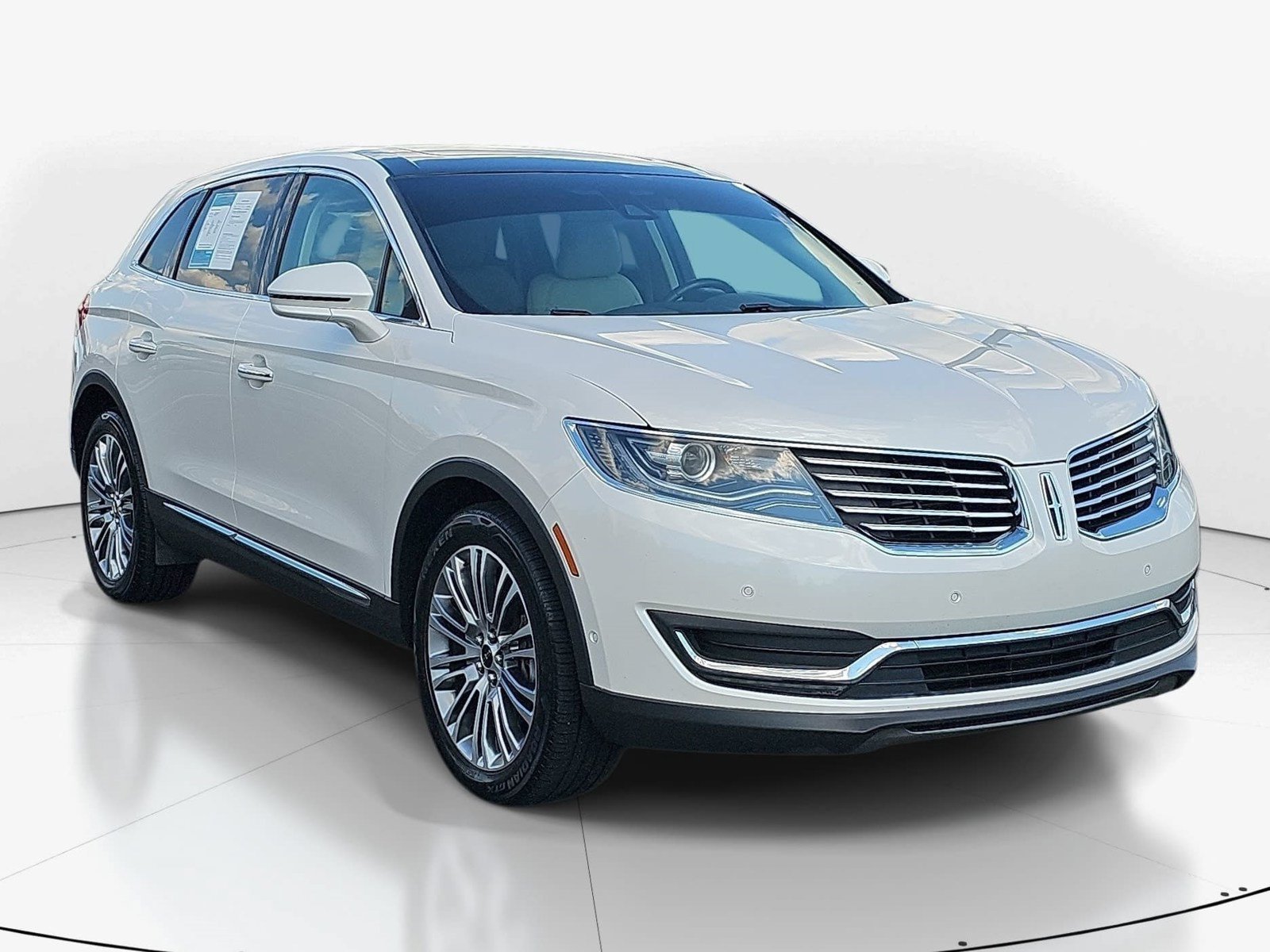 Used 2017 Lincoln MKX Reserve AWD/4WD image 2