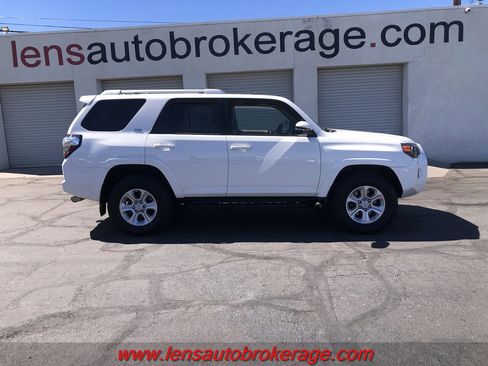 Used 2016 Toyota 4Runner SR5 Premium image 1