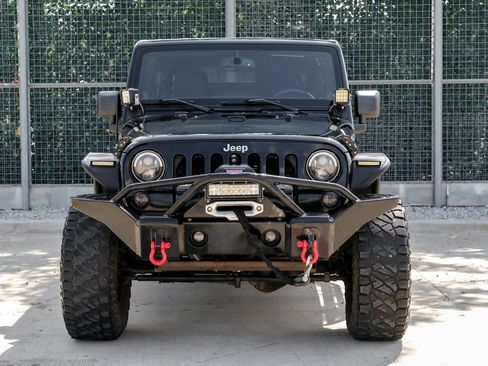 Used 2013 Jeep Wrangler Unlimited Rubicon w/ Connectivity Group AWD/4WD image 5