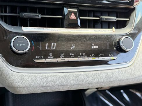 Used 2024 Toyota Corolla LE FWD image 22