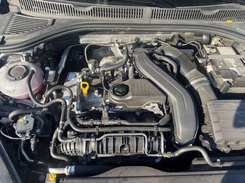 Used 2025 Volkswagen Jetta SE image 32