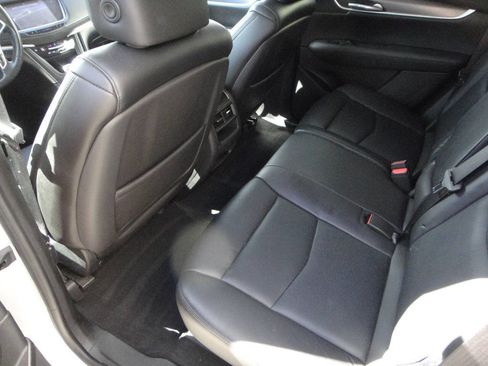 Used 2017 Cadillac XT5 Luxury AWD/4WD image 13