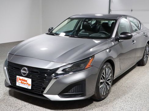 Used 2024 Nissan Altima 2.5 SV image 29