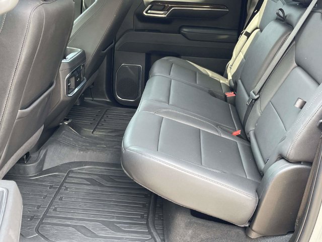 Used 2025 GMC Sierra 1500 Elevation w/ Elevation Premium Package AWD/4WD image 6