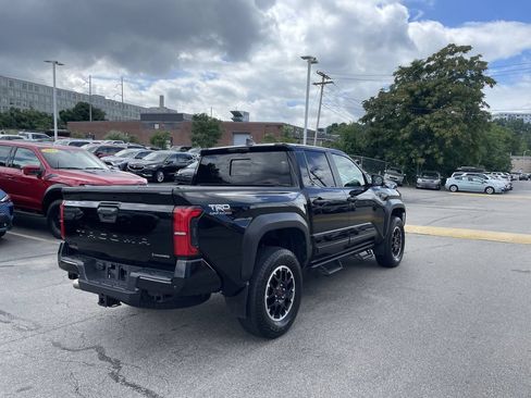 Used 2024 Toyota Tacoma TRD Off-Road w/ TRD Off Road Premium Package AWD/4WD image 8