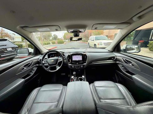 Used 2019 Chevrolet Traverse LT w/ LT Premium Package image 19