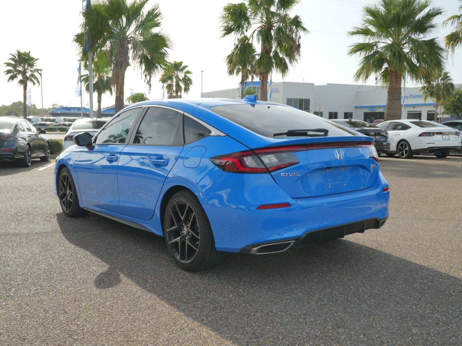 Used 2024 Honda Civic Sport Touring image 3