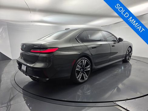 Certified 2023 BMW 760i xDrive AWD/4WD image 4