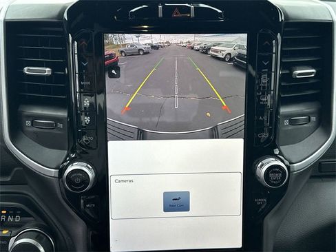 Used 2024 RAM 2500 Big Horn w/ Sport Appearance Package image 15