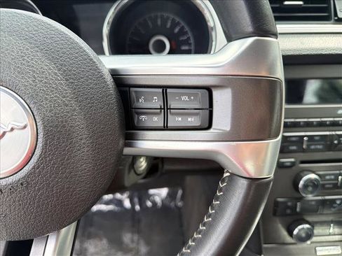 Used 2014 Ford Mustang Premium RWD image 21