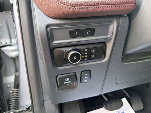 Used 2024 Ford Expedition Limited AWD/4WD image 18