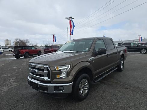 Used 2016 Ford F150 XLT w/ Trailer Tow Package image 9