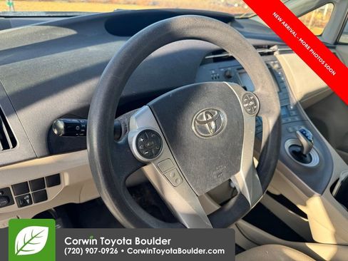 Used 2014 Toyota Prius Two image 10