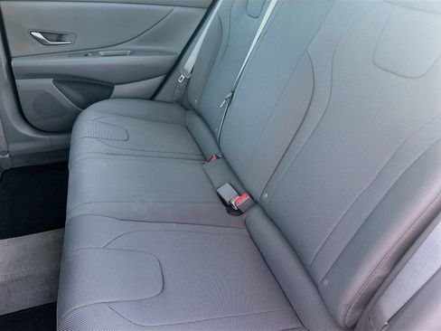 Used 2023 Hyundai Elantra SE FWD image 23