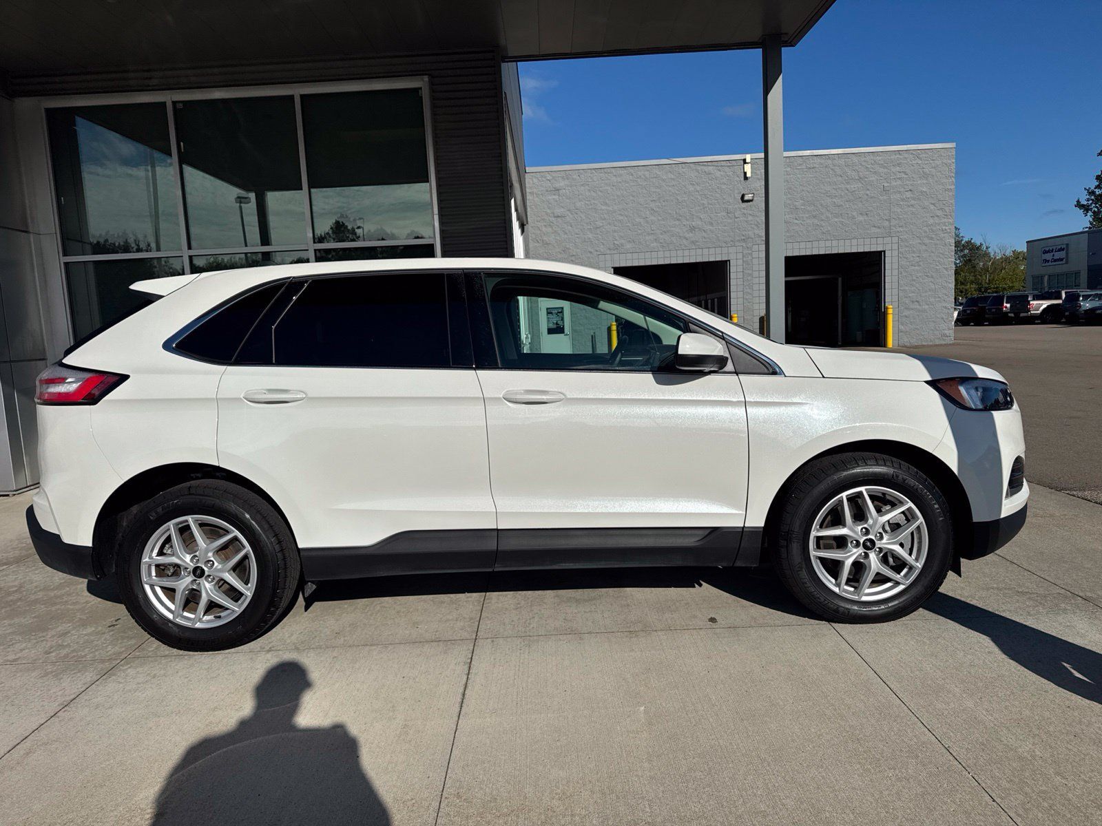 Certified 2024 Ford Edge SEL w/ Convenience Package AWD/4WD image 9