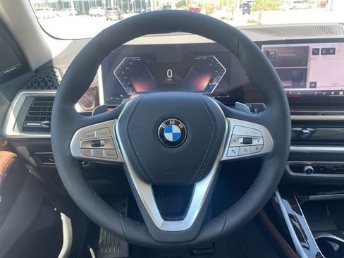 New 2026 BMW X7 xDrive40i w/ Premium Package AWD/4WD image 10