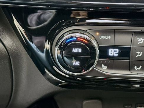 Used 2026 Chevrolet Trax RS w/ Sunroof Package image 21