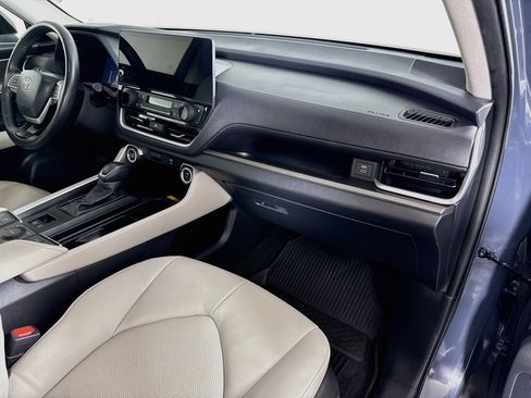 Certified 2024 Toyota Grand Highlander AWD image 30