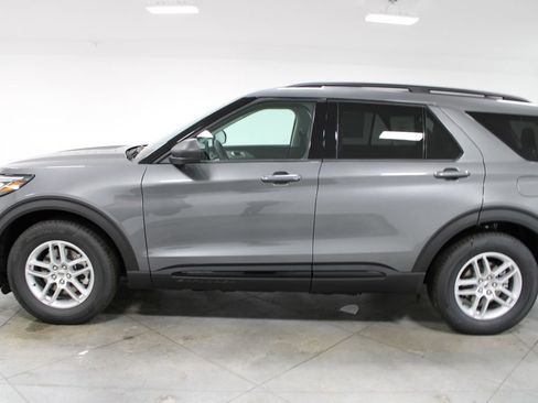 New 2026 Ford Explorer Active w/ Active Comfort Package image 5