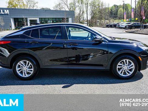 Used 2025 Buick Envista Preferred image 9