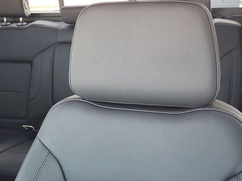 New 2026 GMC Sierra 1500 SLT image 17