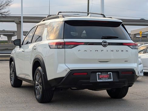 Certified 2024 Nissan Pathfinder SV image 4