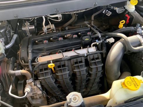 Used 2016 Dodge Journey SE w/ Flexible Seating Group image 31